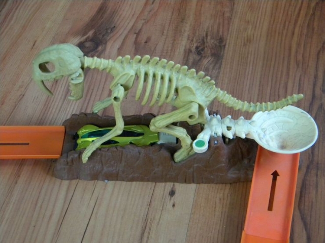 Dino tor 04